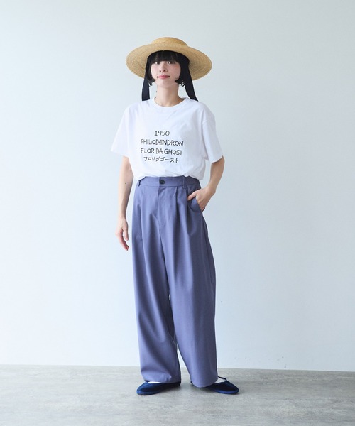 yuni（ユニ　）の「PHILODENDRON embroidely Tshirt（Tシャツ/カットソー・レディース・グレー/ホワイト・FREE）」の3枚目の写真