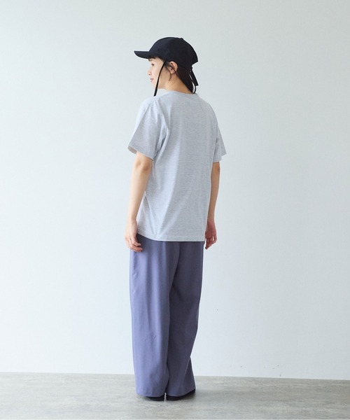 yuni（ユニ　）の「PHILODENDRON embroidely Tshirt（Tシャツ/カットソー・レディース・グレー/ホワイト・FREE）」の9枚目の写真