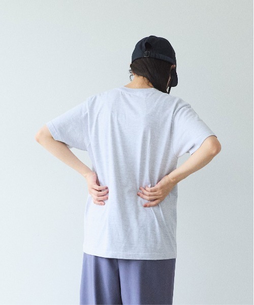 yuni（ユニ　）の「PHILODENDRON embroidely Tshirt（Tシャツ/カットソー・レディース・グレー/ホワイト・FREE）」の11枚目の写真