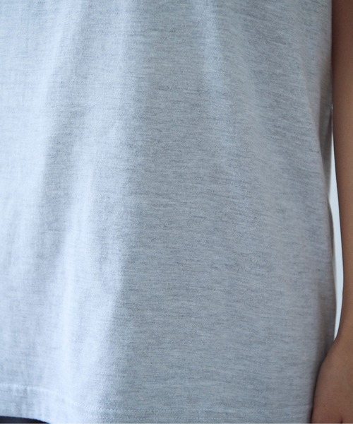 yuni（ユニ　）の「PHILODENDRON embroidely Tshirt（Tシャツ/カットソー・レディース・グレー/ホワイト・FREE）」の21枚目の写真