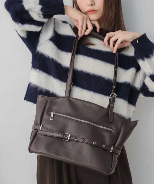 RETRO GIRL（レトロガール）の「ベルトデザイントート（ショルダーバッグ・レディース・ブラウン/オフホワイト/ブラック・ONE SIZE）」の7枚目の写真