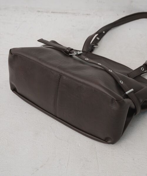 RETRO GIRL（レトロガール）の「ベルトデザイントート（ショルダーバッグ・レディース・ブラウン/オフホワイト/ブラック・ONE SIZE）」の19枚目の写真