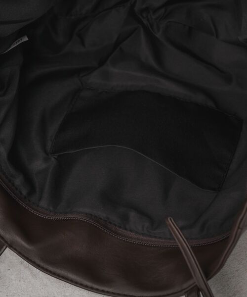 RETRO GIRL（レトロガール）の「ベルトデザイントート（ショルダーバッグ・レディース・ブラウン/オフホワイト/ブラック・ONE SIZE）」の21枚目の写真