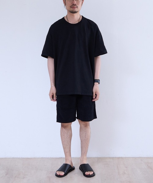 LES TIEN(レスティエン)の「LES TIEN BINDED NECK OVERSIZED TEE (HV-2092)(Tシャツ/カットソー・メンズ・ネイビー/ホワイト/ブラック/ブラック系その他2・SMALL/LARGE/MEDIUM)」の8枚目の写真