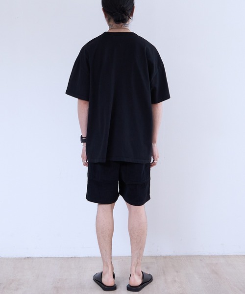 LES TIEN(レスティエン)の「LES TIEN BINDED NECK OVERSIZED TEE (HV-2092)(Tシャツ/カットソー・メンズ・ネイビー/ホワイト/ブラック/ブラック系その他2・SMALL/LARGE/MEDIUM)」の10枚目の写真