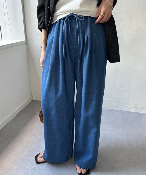 DouDou（ドゥドゥ）の「【インフルエンサーOKOCHI企画】デニムタックイージーパンツ（その他パンツ・レディース・ブルー・38/36）」の18枚目の写真