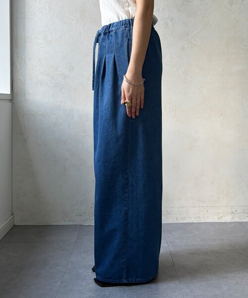 DouDou（ドゥドゥ）の「【インフルエンサーOKOCHI企画】デニムタックイージーパンツ（その他パンツ・レディース・ブルー・38/36）」の20枚目の写真