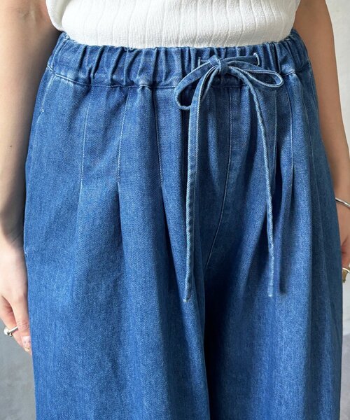 DouDou（ドゥドゥ）の「【インフルエンサーOKOCHI企画】デニムタックイージーパンツ（その他パンツ・レディース・ブルー・38/36）」の22枚目の写真
