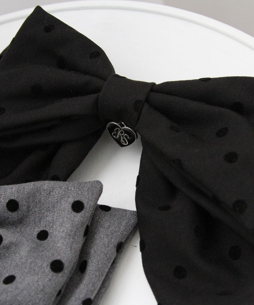 DearMyLoveRose(ディアマイラブローズ)の「オリジナルハートチャーム付きビッグリボンドットバレッタ(その他ヘアアクセサリー・レディース・グレー/ブラック・FREE)」の5枚目の写真