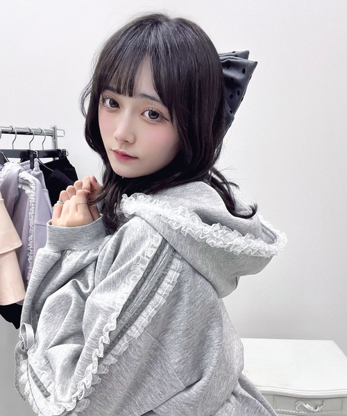 DearMyLoveRose(ディアマイラブローズ)の「オリジナルハートチャーム付きビッグリボンドットバレッタ(その他ヘアアクセサリー・レディース・グレー/ブラック・FREE)」の6枚目の写真