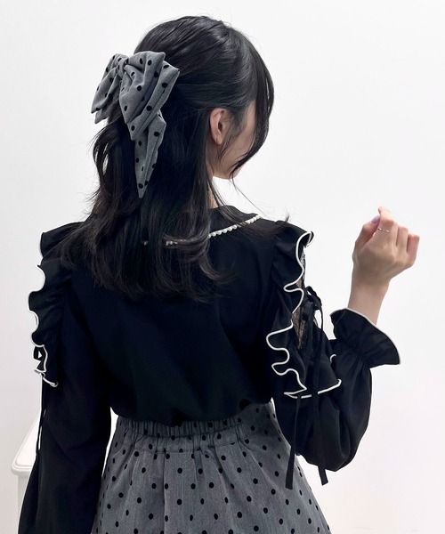 DearMyLoveRose(ディアマイラブローズ)の「オリジナルハートチャーム付きビッグリボンドットバレッタ(その他ヘアアクセサリー・レディース・グレー/ブラック・FREE)」の8枚目の写真