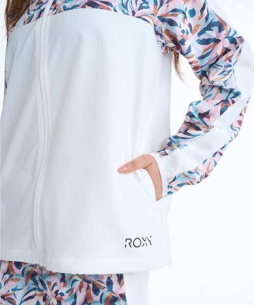 ROXY(ロキシー)の「ロキシー ROXY フィットネス アウター(ナイロンジャケット・レディース・ホワイト/ブラック/グリーン・M/L)」の6枚目の写真