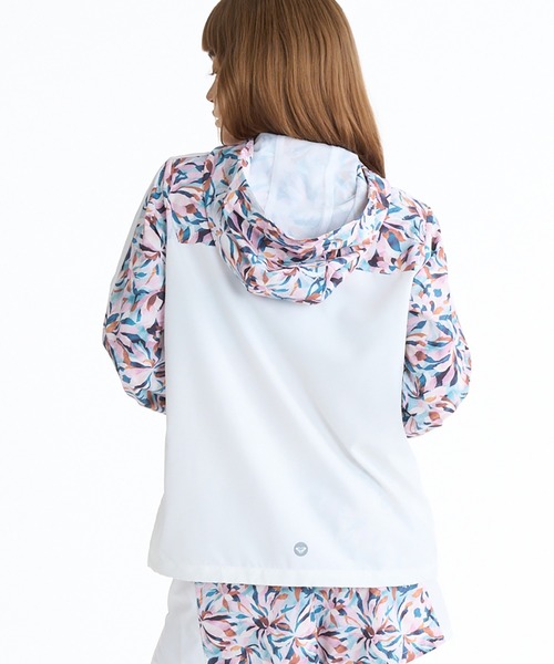 ROXY(ロキシー)の「ロキシー ROXY フィットネス アウター(ナイロンジャケット・レディース・ホワイト/ブラック/グリーン・M/L)」の4枚目の写真