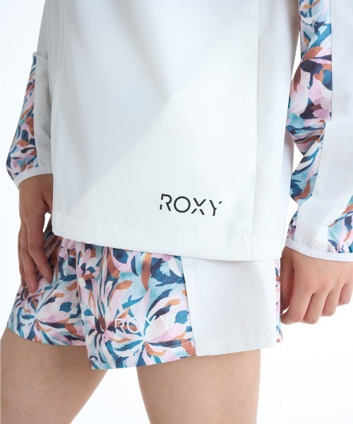 ROXY(ロキシー)の「ロキシー ROXY フィットネス アウター(ナイロンジャケット・レディース・ホワイト/ブラック/グリーン・M/L)」の5枚目の写真
