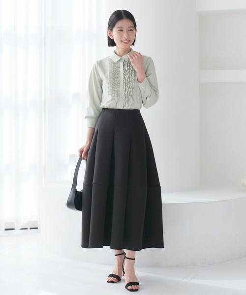 RUIRUE BOUTIQUE(ルイルエブティック)の「洗える | フリル & タックシャツブラウス | トップス・シャツ・オケージョンブラウス・長袖ブラウス・きれいめブラウス・オフィスカジュアルブラウス・フリルブラウス(シャツ/ブラウス・レディース・チャコール/ライトグレー/オフホワイト・M/L/S)」の21枚目の写真