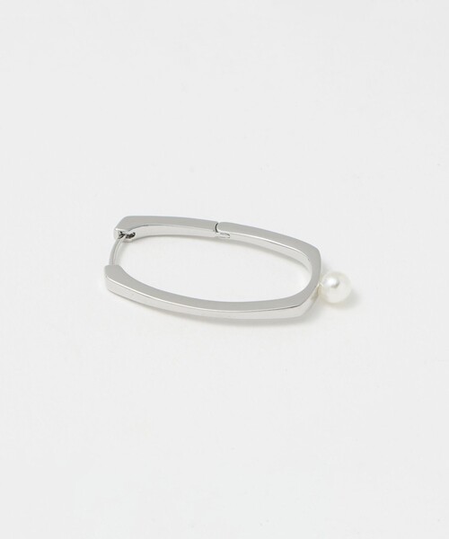 UNITED ARROWS（ユナイテッドアローズ）の「オーバルフープ&イミテーションパール ピアス（ピアス（両耳用）・レディース・シルバー・FREE）」の6枚目の写真