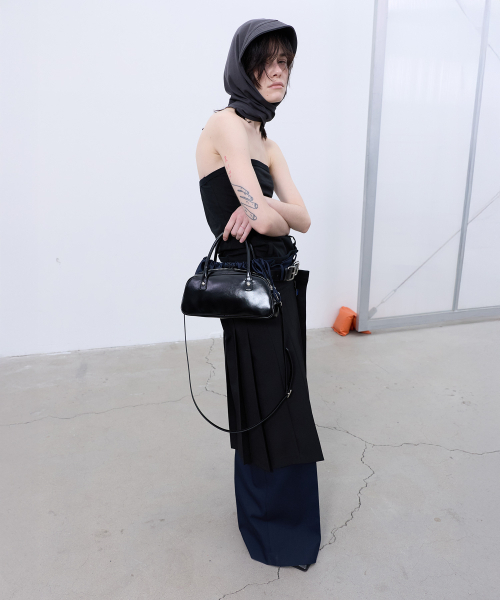 LCDC TM（エルシーディーシーティーエム）の「ASYMMETRIC PLEATED SKIRT (BLACK)（スカート・レディース・その他・SMALL/MEDIUM）」の9枚目の写真