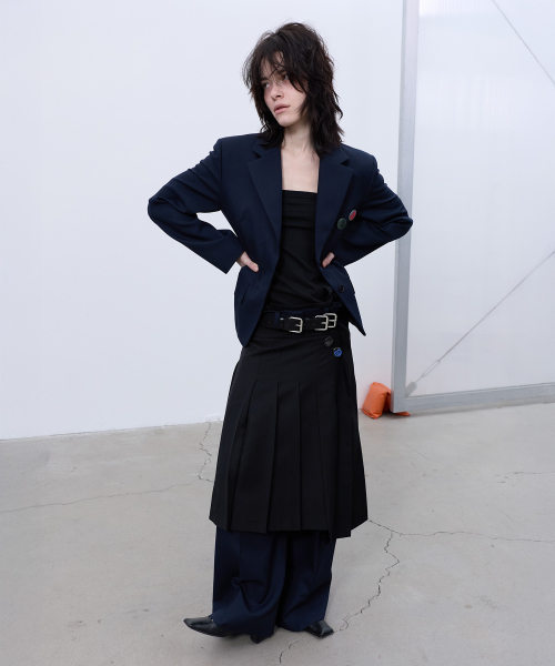 LCDC TM（エルシーディーシーティーエム）の「ASYMMETRIC PLEATED SKIRT (BLACK)（スカート・レディース・その他・SMALL/MEDIUM）」の11枚目の写真