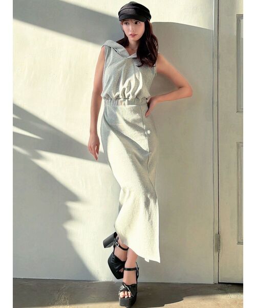 RESEXXY(リゼクシー)の「ツイスト厚底サンダル(サンダル・レディース・ブラック/アイボリー・LARGE/MEDIUM/SMALL)」の6枚目の写真