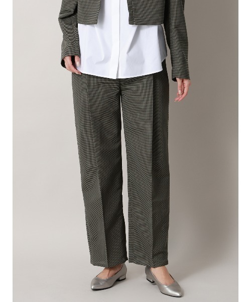 CIS.（シス）の「CIS. タックテーパードパンツ ウォッシャブル カラミストレッチ ハウンドトゥース（スラックス・レディース・ベージュ/グレー・36(7号)/38(9号)）」の2枚目の写真