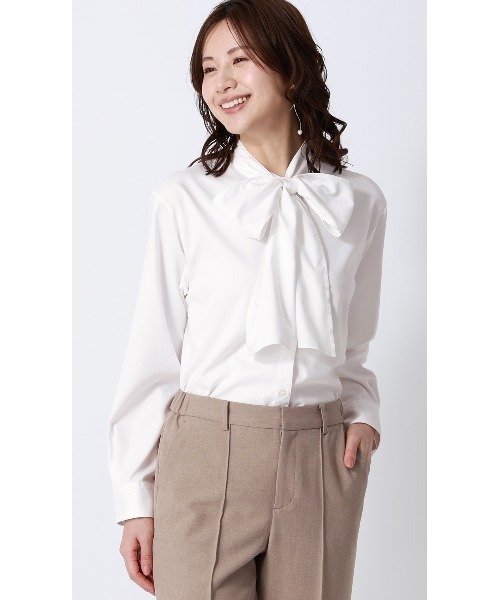 AOYAMA(アオヤマ)の「2通りの着こなしを楽しめる華やかトップス バンドカラーボウタイシャツ【長袖】【2WAY】(シャツ/ブラウス・レディース・ホワイト/ブルー・L/M)」の7枚目の写真