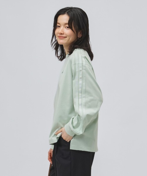 adidas（アディダス）の「アディダス adidas エッセンシャル プラス スリー ストライプス ルーズ フィット 長袖 Tシャツ（Tシャツ/カットソー・レディース・ブラック/オフホワイト/ライトグリーン・S/M/L/XL）」の22枚目の写真