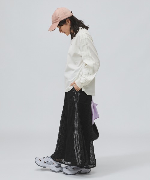 adidas（アディダス）の「アディダス adidas エッセンシャル プラス スリー ストライプス ルーズ フィット 長袖 Tシャツ（Tシャツ/カットソー・レディース・ブラック/オフホワイト/ライトグリーン・S/M/L/XL）」の5枚目の写真