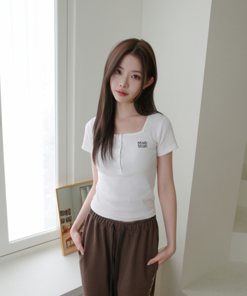 muahmuah（ムーアムーア）の「ヘンリーネックスクエアネック半袖Tシャツ[2色]（Tシャツ/カットソー・レディース・アイボリー/ブラック・FREE）」の10枚目の写真