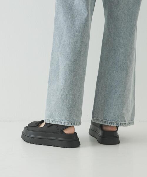 UGG（アグ）の「UGG　W GOLDENGLOW（サンダル・レディース・ブラック/ベージュ・23/25/24）」の6枚目の写真