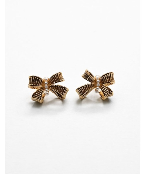 MEISM（ミズム）の「[MEISM by Re:EDIT]メタル×フェイクプチパールリボンピアス（ピアス（両耳用）・レディース・ゴールド/シルバー・FREE）」の10枚目の写真