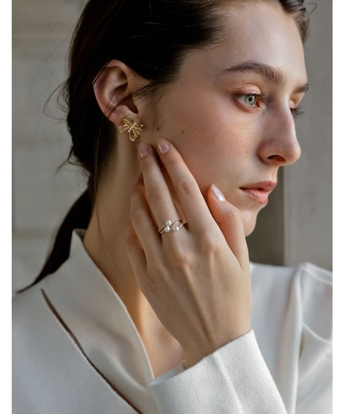 MEISM（ミズム）の「[MEISM by Re:EDIT]メタル×フェイクプチパールリボンピアス（ピアス（両耳用）・レディース・ゴールド/シルバー・FREE）」の8枚目の写真