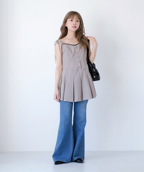 Kastane(カスタネ)の「【WEB先行】プリーツミニワンピース(ワンピース・レディース・ブラック/ネイビー/ダークブラウン/ベージュ・FREE)」の6枚目の写真