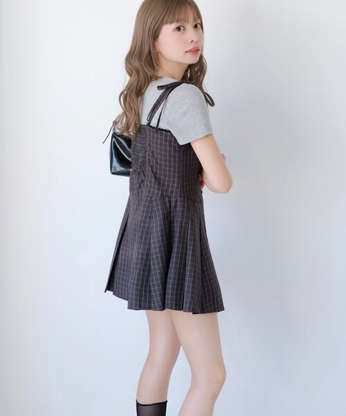 Kastane(カスタネ)の「【WEB先行】プリーツミニワンピース(ワンピース・レディース・ブラック/ネイビー/ダークブラウン/ベージュ・FREE)」の8枚目の写真