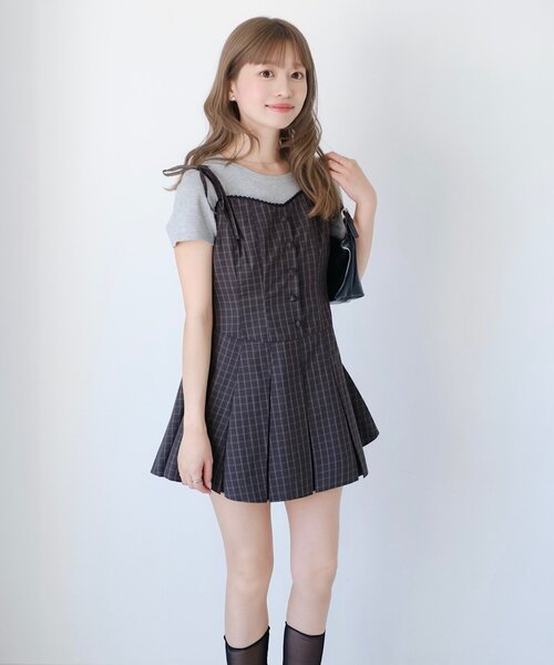 Kastane(カスタネ)の「【WEB先行】プリーツミニワンピース(ワンピース・レディース・ブラック/ネイビー/ダークブラウン/ベージュ・FREE)」の9枚目の写真