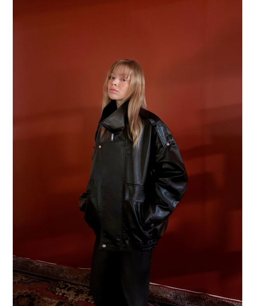 OVERTHEOIR(オーバー ド ワール)の「detail bulky flap epaulet leather jacket black(ライダースジャケット・レディース・ブラック・FREE)」の4枚目の写真