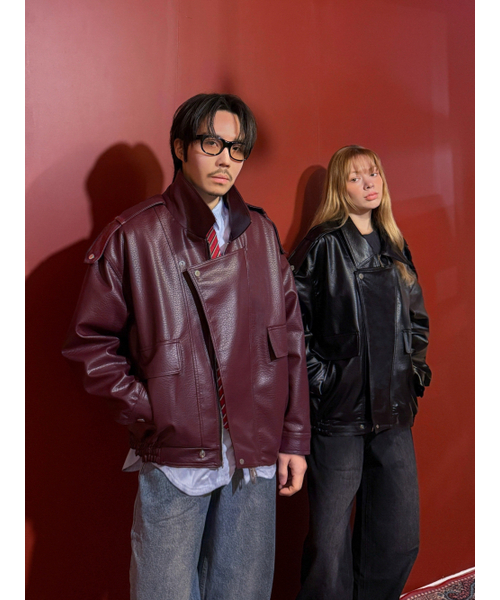 OVERTHEOIR(オーバー ド ワール)の「detail bulky flap epaulet leather jacket black(ライダースジャケット・レディース・ブラック・FREE)」の2枚目の写真