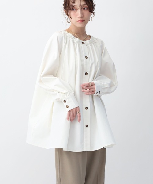 NOAHL(ノアル)の「【NOAHL】2WAYオフショルギャザーチュニックブラウス(シャツ/ブラウス・レディース・オフホワイト/インディゴブルー・FREE)」の18枚目の写真