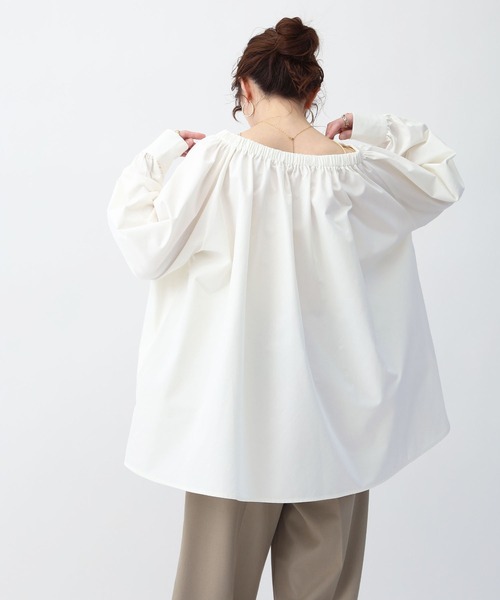 NOAHL(ノアル)の「【NOAHL】2WAYオフショルギャザーチュニックブラウス(シャツ/ブラウス・レディース・オフホワイト/インディゴブルー・FREE)」の17枚目の写真