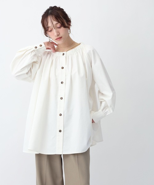 NOAHL(ノアル)の「【NOAHL】2WAYオフショルギャザーチュニックブラウス(シャツ/ブラウス・レディース・オフホワイト/インディゴブルー・FREE)」の16枚目の写真