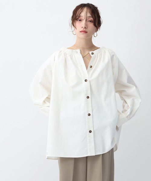 NOAHL(ノアル)の「【NOAHL】2WAYオフショルギャザーチュニックブラウス(シャツ/ブラウス・レディース・オフホワイト/インディゴブルー・FREE)」の15枚目の写真