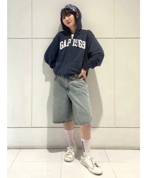 GAP（ギャップ）の「フレンチテリー リラックスフィット GAP1969ロゴ ジップアップパーカー（パーカー・メンズ・グレー/ネイビー/イエロー/ブラック/ブルー・XS/L/M/S/XL）」の19枚目の写真