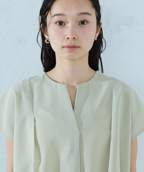 COMME CA ISM（コムサイズム）の「ノースリーブ タックブラウス（シャツ/ブラウス・レディース・グリーン/チャコール/グレイッシュベージュ・MEDIUM/LARGE）」の16枚目の写真