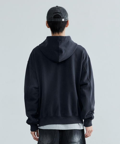 MAISON MINED(メゾンミネド)の「DOODLE HEART APPLIQUE HOOD ZIP UP NAVY(パーカー・メンズ・その他・MEDIUM/LARGE/SMALL)」の3枚目の写真