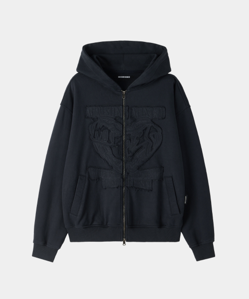 MAISON MINED(メゾンミネド)の「DOODLE HEART APPLIQUE HOOD ZIP UP NAVY(パーカー・メンズ・その他・MEDIUM/LARGE/SMALL)」の14枚目の写真