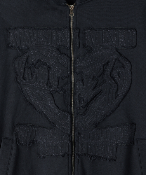 MAISON MINED(メゾンミネド)の「DOODLE HEART APPLIQUE HOOD ZIP UP NAVY(パーカー・メンズ・その他・MEDIUM/LARGE/SMALL)」の11枚目の写真