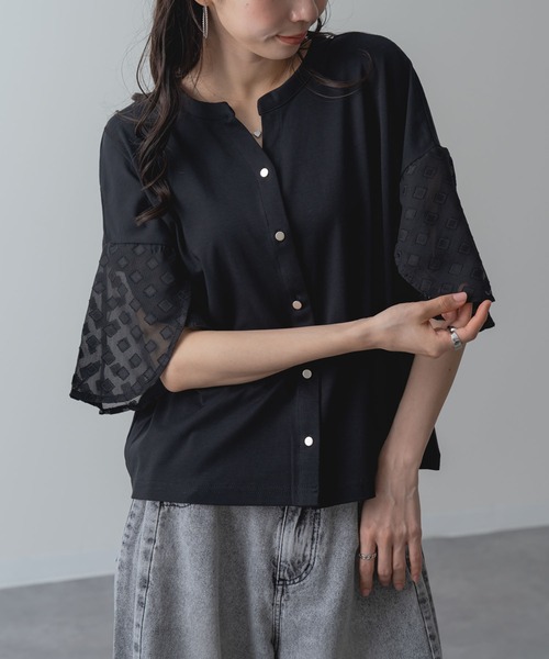 ANNA LUNA(アンナルナ)の「【ANNA LUNA】袖フレア デザインが映える 華やか ハーフスリーブ ブラウス(Tシャツ/カットソー・レディース・オフホワイト/ブラック・MEDIUM)」の16枚目の写真
