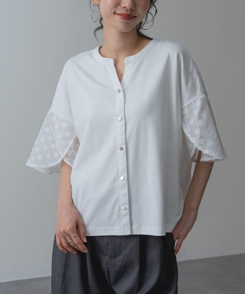 ANNA LUNA(アンナルナ)の「【ANNA LUNA】袖フレア デザインが映える 華やか ハーフスリーブ ブラウス(Tシャツ/カットソー・レディース・オフホワイト/ブラック・MEDIUM)」の6枚目の写真