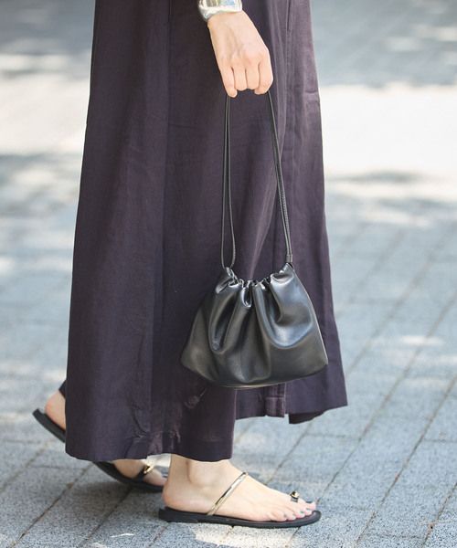 NOTHING WRITTEN(ナッシングリトゥン)の「《追加2》NOTHING WRITTEN/ナッシングリトゥン NELLA STRAP BAG バッグ(ショルダーバッグ・レディース・ブラック・FREE)」の1枚目の写真