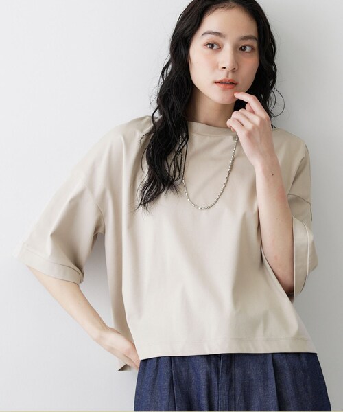 Dessin(デッサン)の「【新色追加/体型カバー】美光沢カットソーボクシーシルエット(Tシャツ/カットソー・レディース・ライトブルー/ホワイト系/ナチュラル/チャコールグレー・03/02/01)」の3枚目の写真