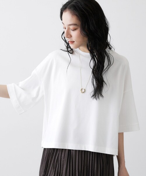 Dessin(デッサン)の「【新色追加/体型カバー】美光沢カットソーボクシーシルエット(Tシャツ/カットソー・レディース・ライトブルー/ホワイト系/ナチュラル/チャコールグレー・03/02/01)」の5枚目の写真